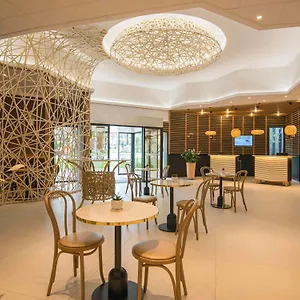 Novotel Arenas Aeroport 4* Niza
